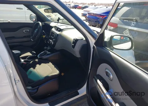 2018 Kia Soul z USA, uszkodzony, nr VIN KNDJN2A22J7542632